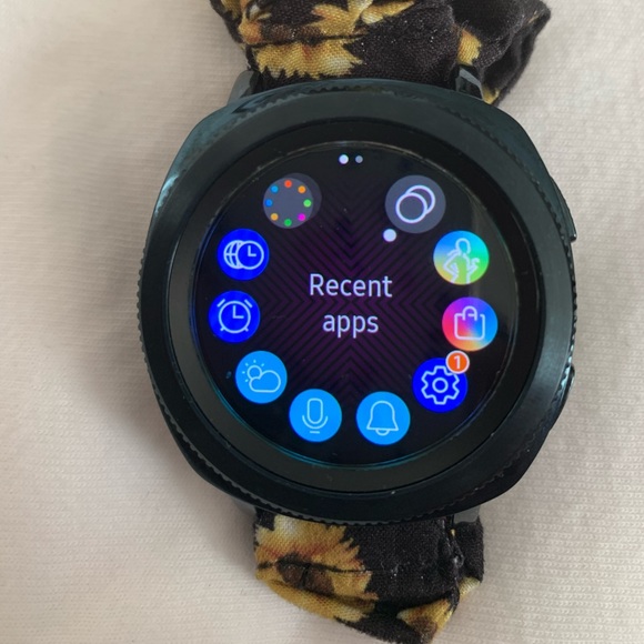 Samsung Gear Sport Watch - Picture 2 of 7